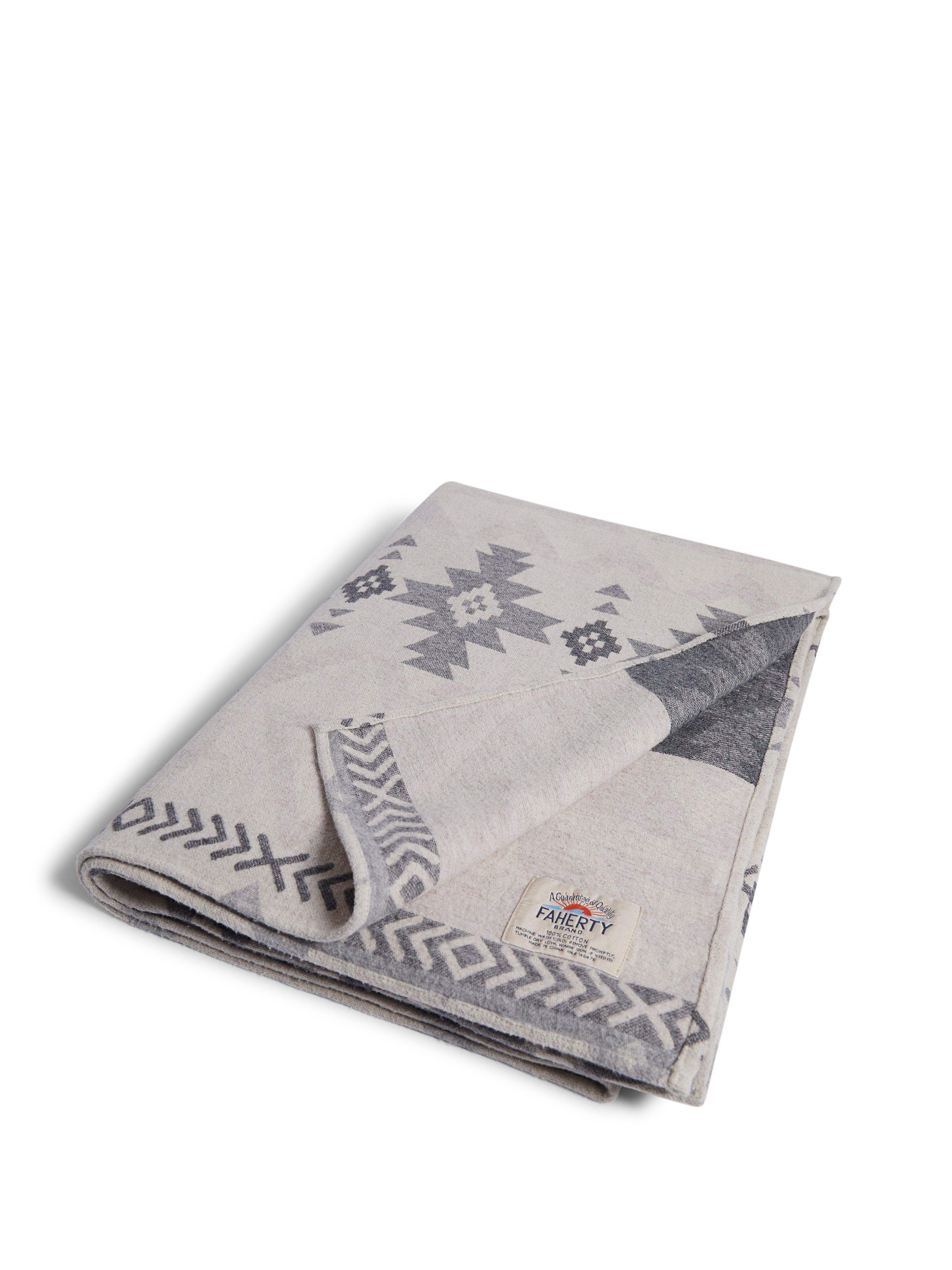 Doug Good Feather Adirondack Blanket - Ivory North Star - Image 3